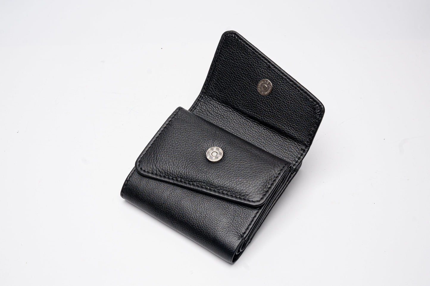 Nomad Leather Wallet – Classic Style